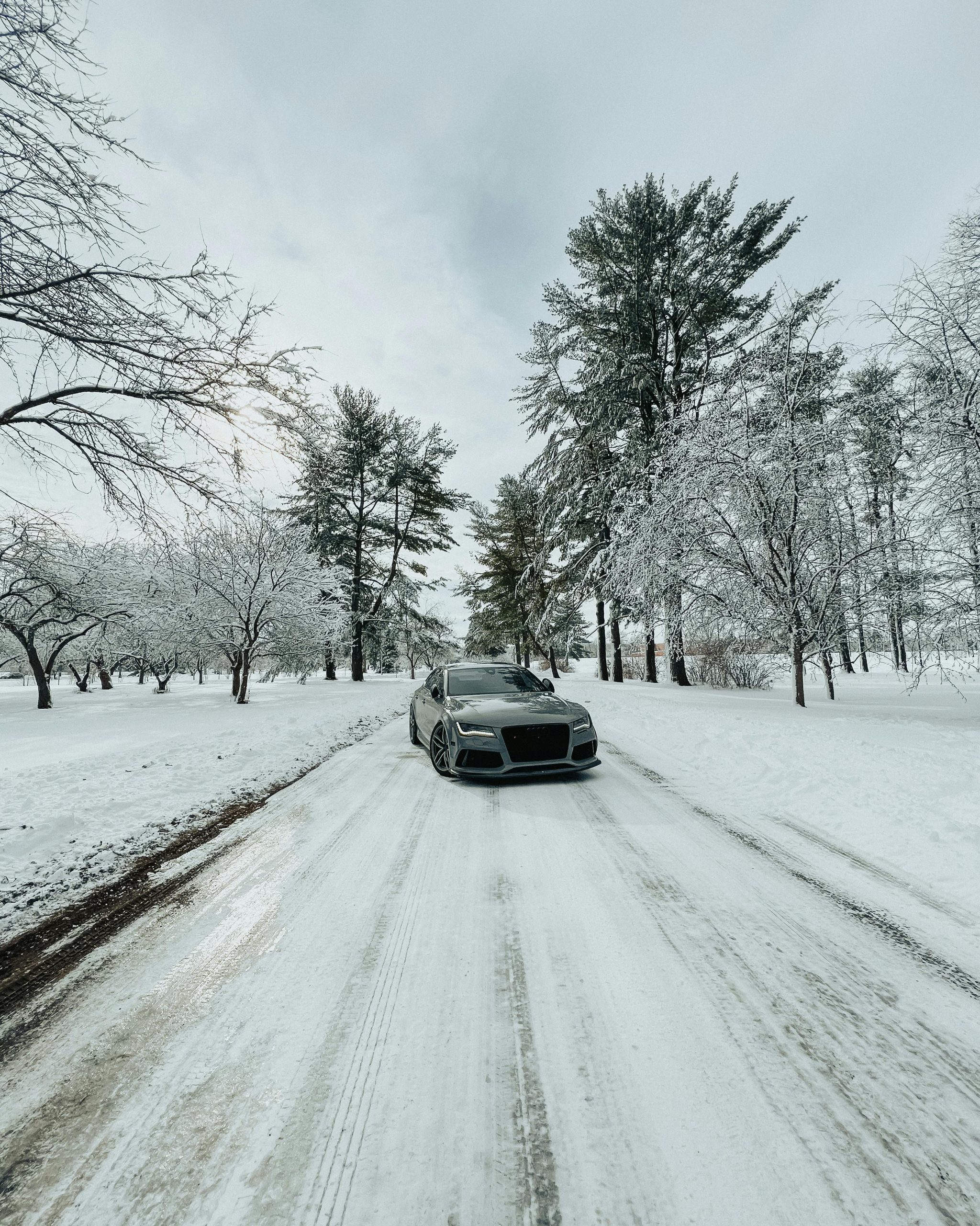 Використання додатку для навігації та телематики в авто